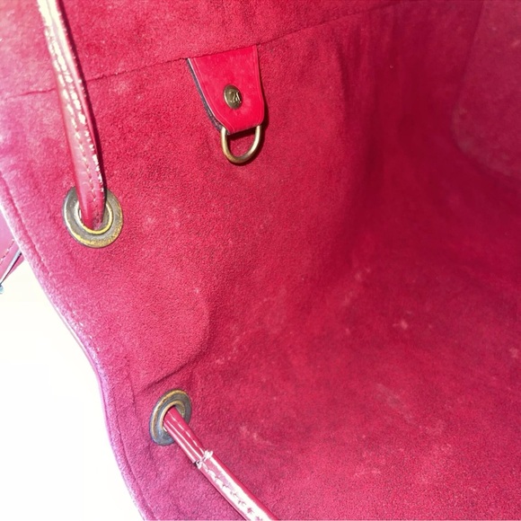 Authentic Louis Vuitton Noe Epi Red Bucket Tote Bag Draw String Close - Picture 15 of 16